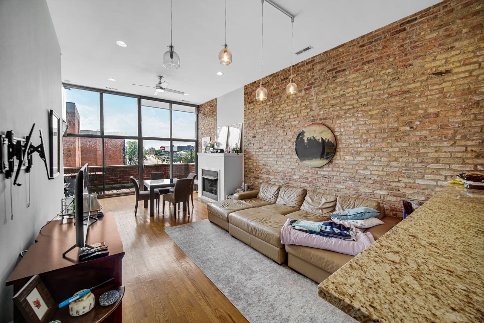 Chicago Apartment: 1552 W Fullerton