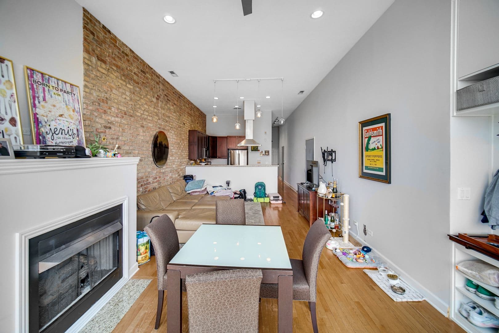 Chicago Apartment: 1552 W Fullerton
