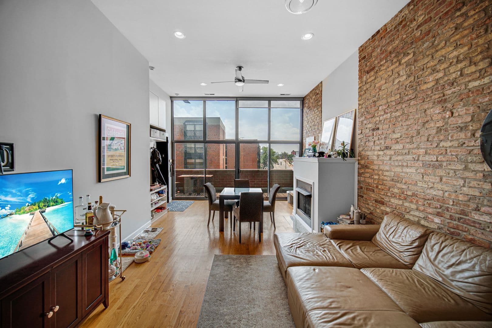 Chicago Apartment: 1552 W Fullerton