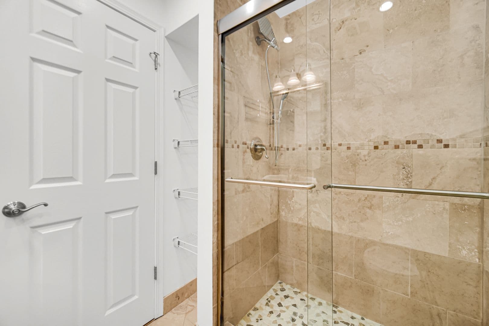 Chicago Apartment: 2218 W Augusta Blvd