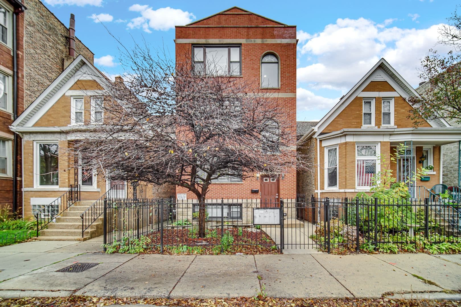 Chicago Apartment: 2218 W Augusta Blvd