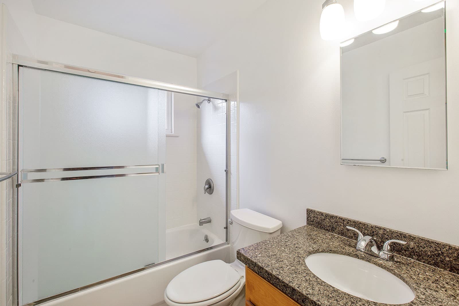 Castro Valley Apartment: 20327 Forest Ave