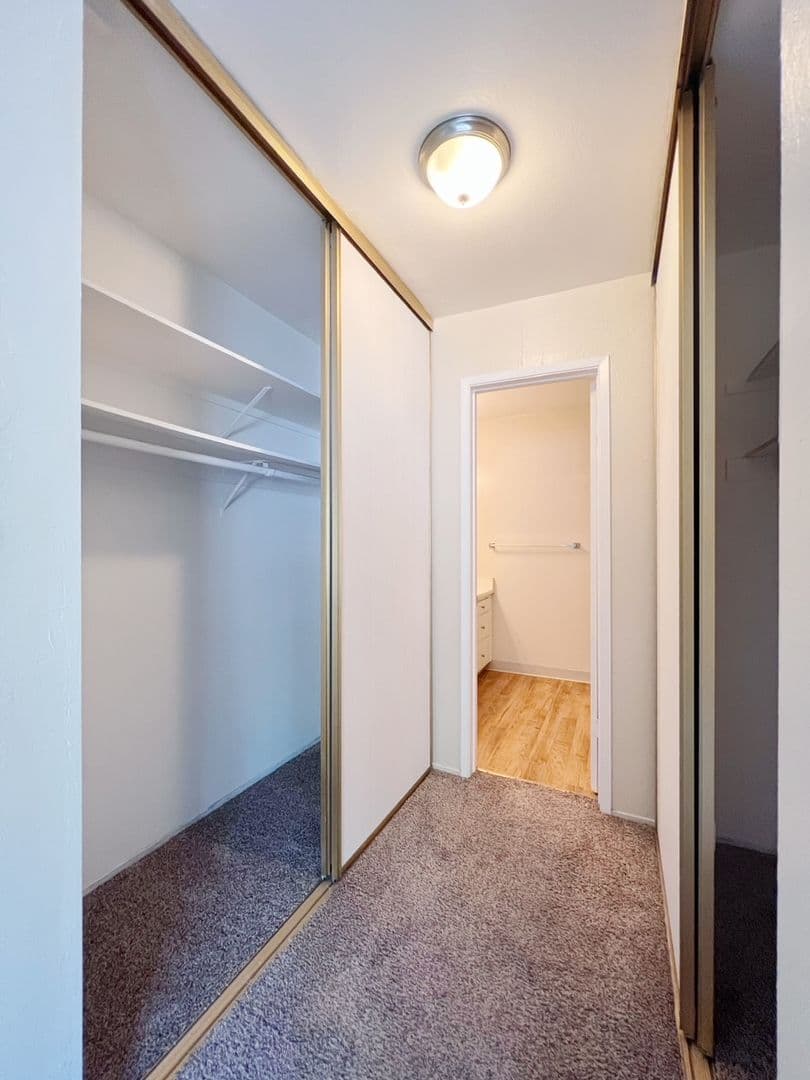 Moraga Apartment: 680 Moraga Road