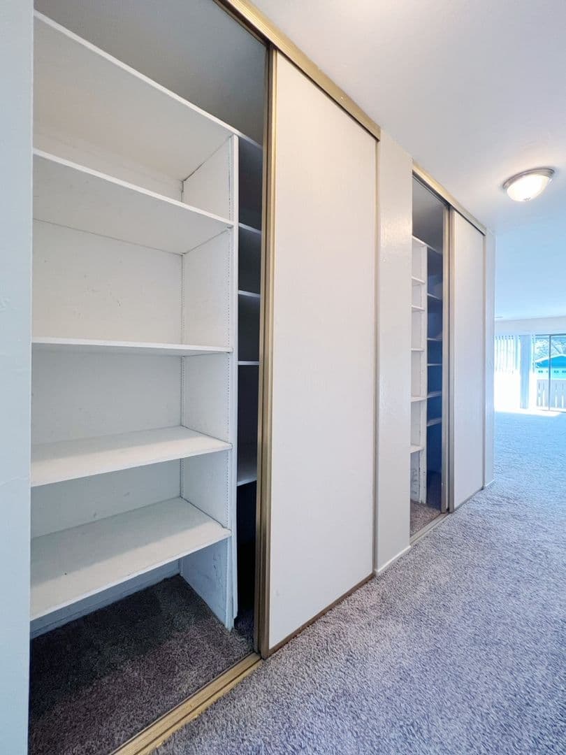 Moraga Apartment: 680 Moraga Road