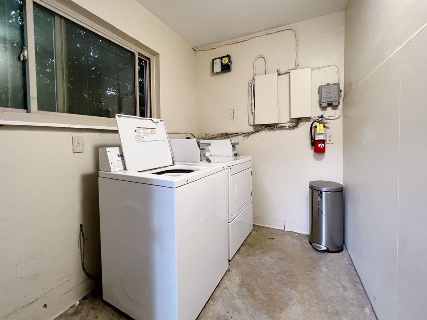 Oakland Apartment: 418 Vernon Street