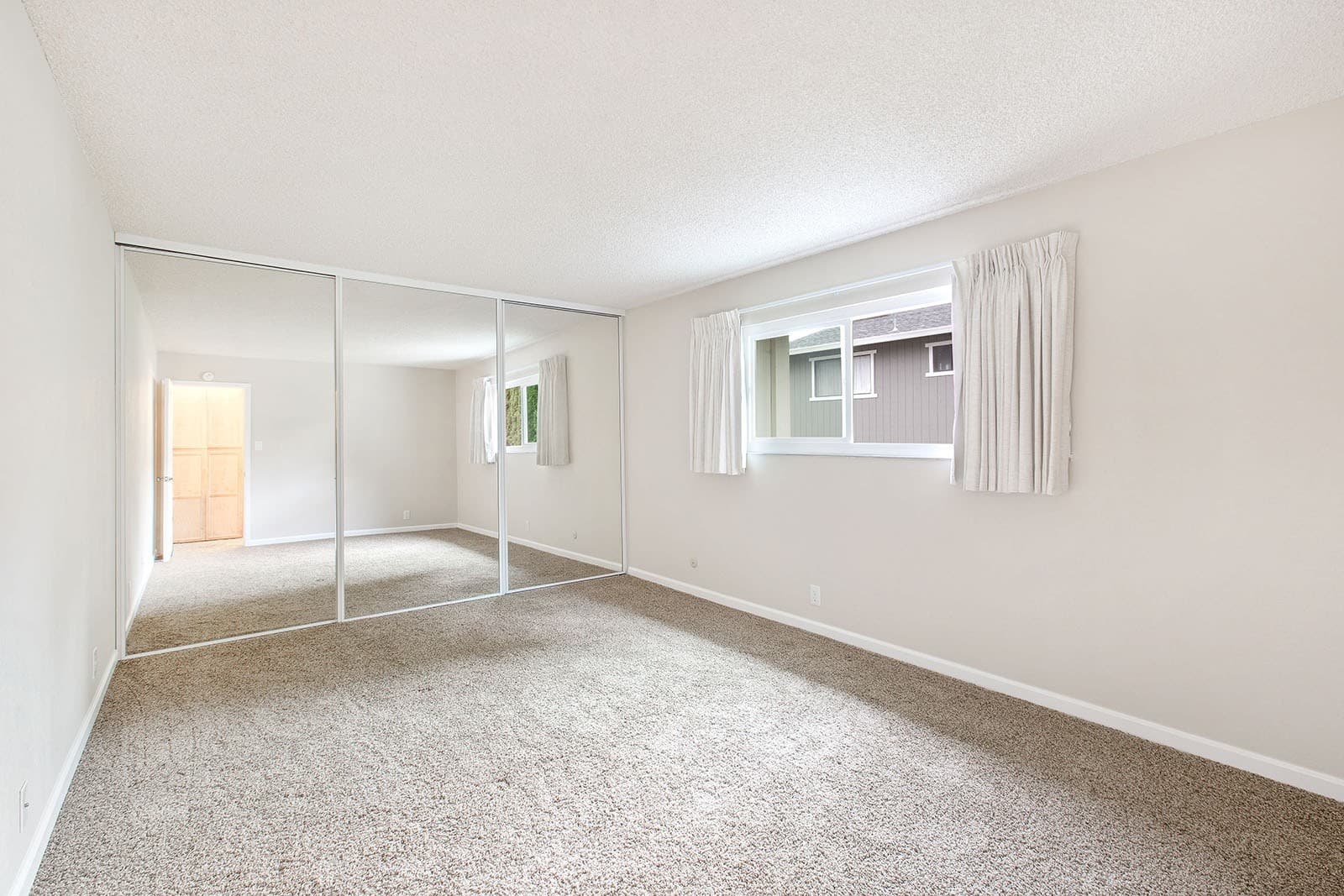 Castro Valley Apartment: 20327 Forest Ave