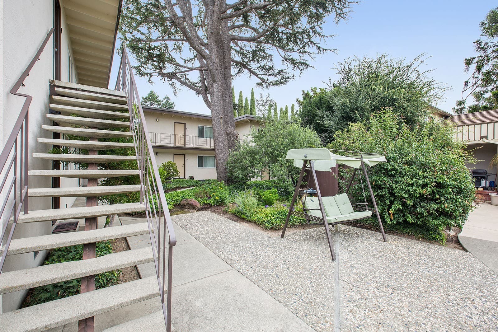 Castro Valley Apartment: 20327 Forest Ave