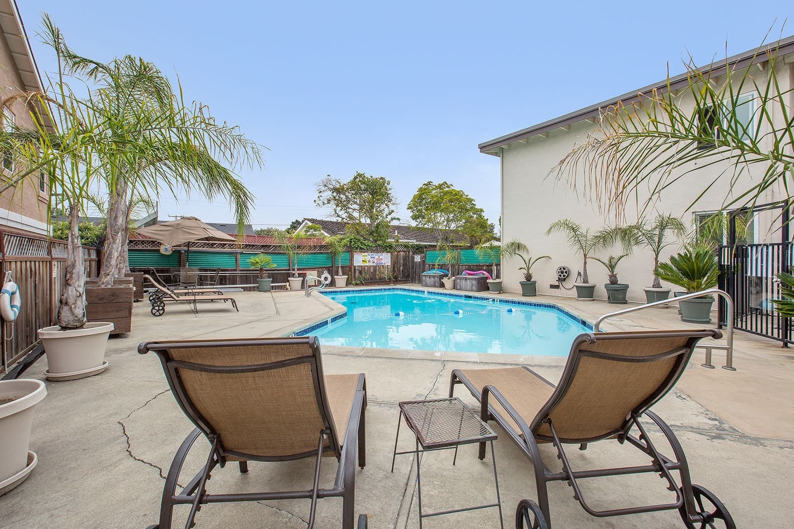 Castro Valley Apartment: 20327 Forest Ave