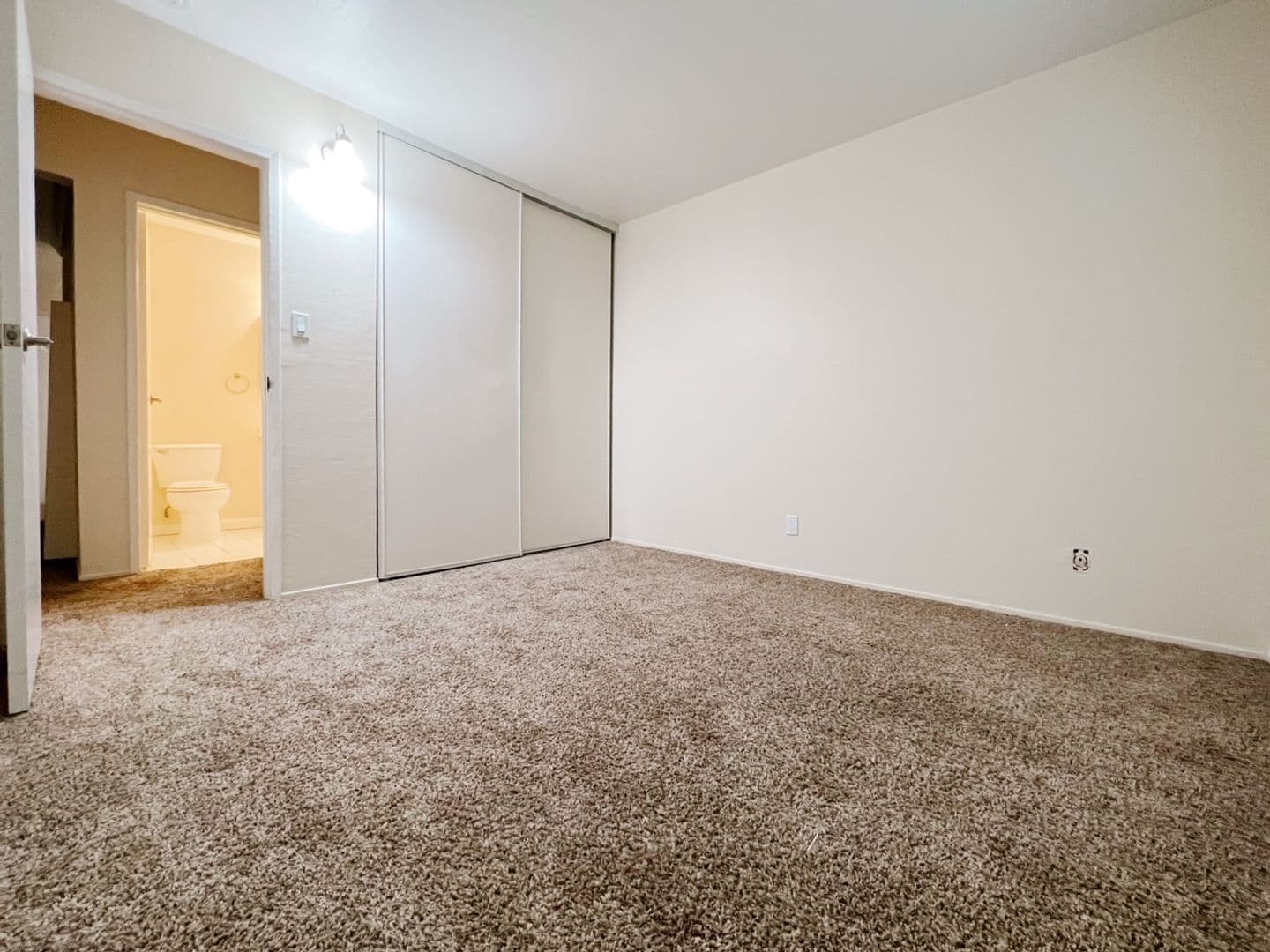 Oakland Apartment: 418 Vernon Street