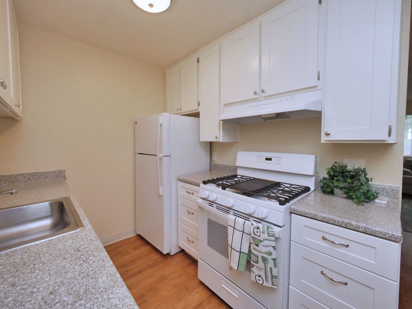 Sacramento Apartment: 8180 Center Pkwy