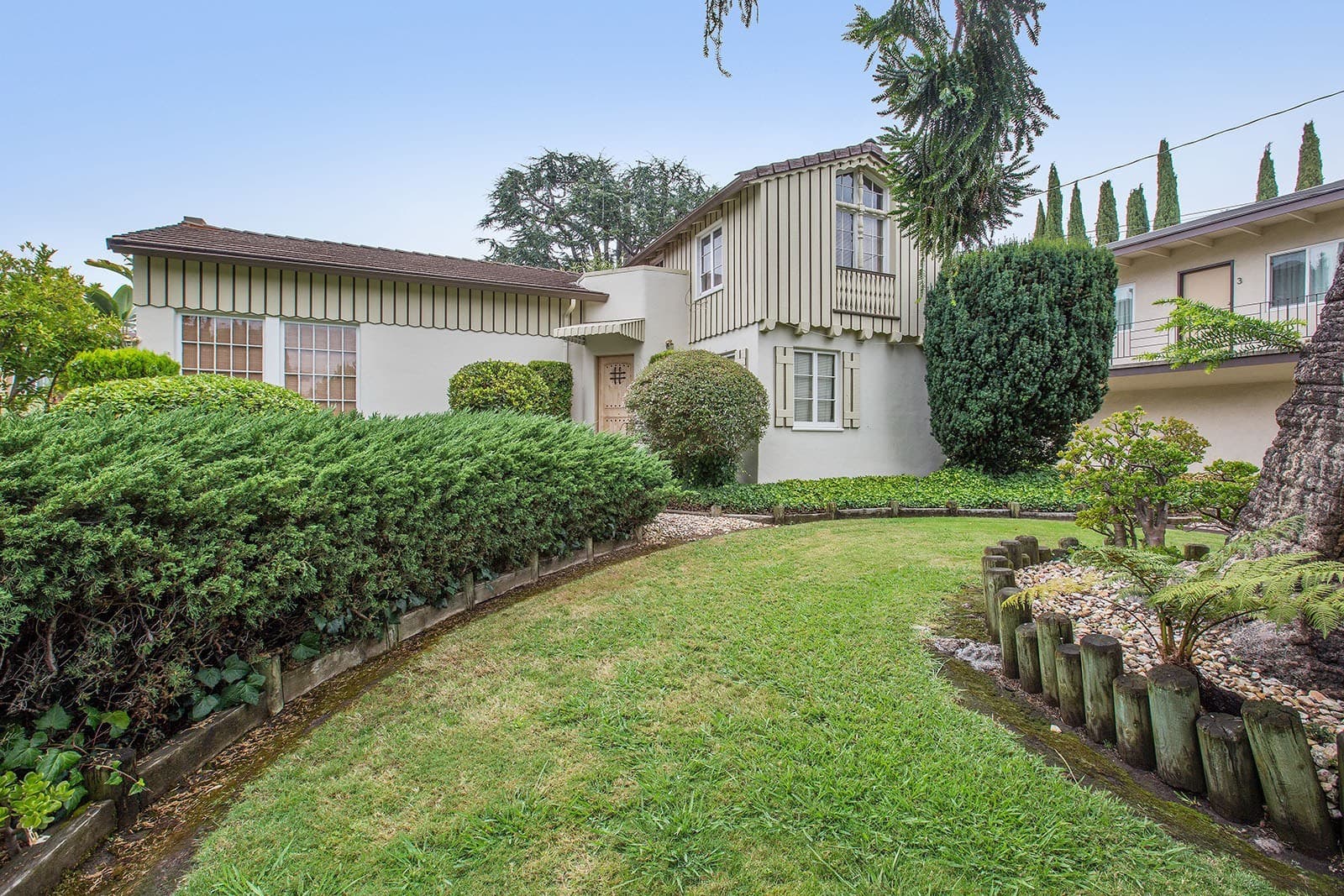 Castro Valley Apartment: 20327 Forest Ave