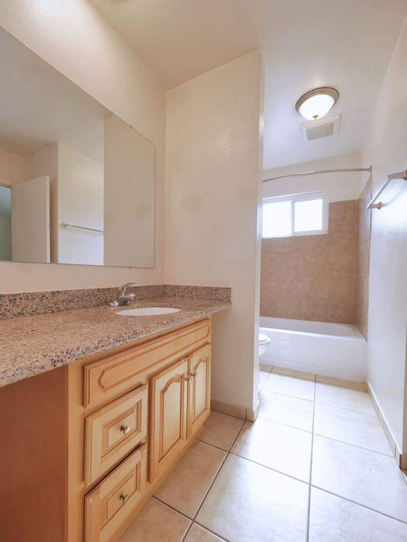 Sacramento Apartment: 1040 Rio Lane