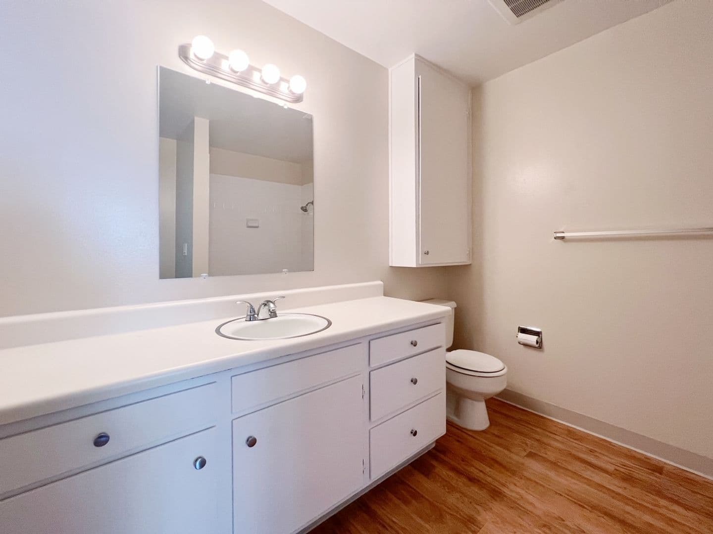 Moraga Apartment: 680 Moraga Road