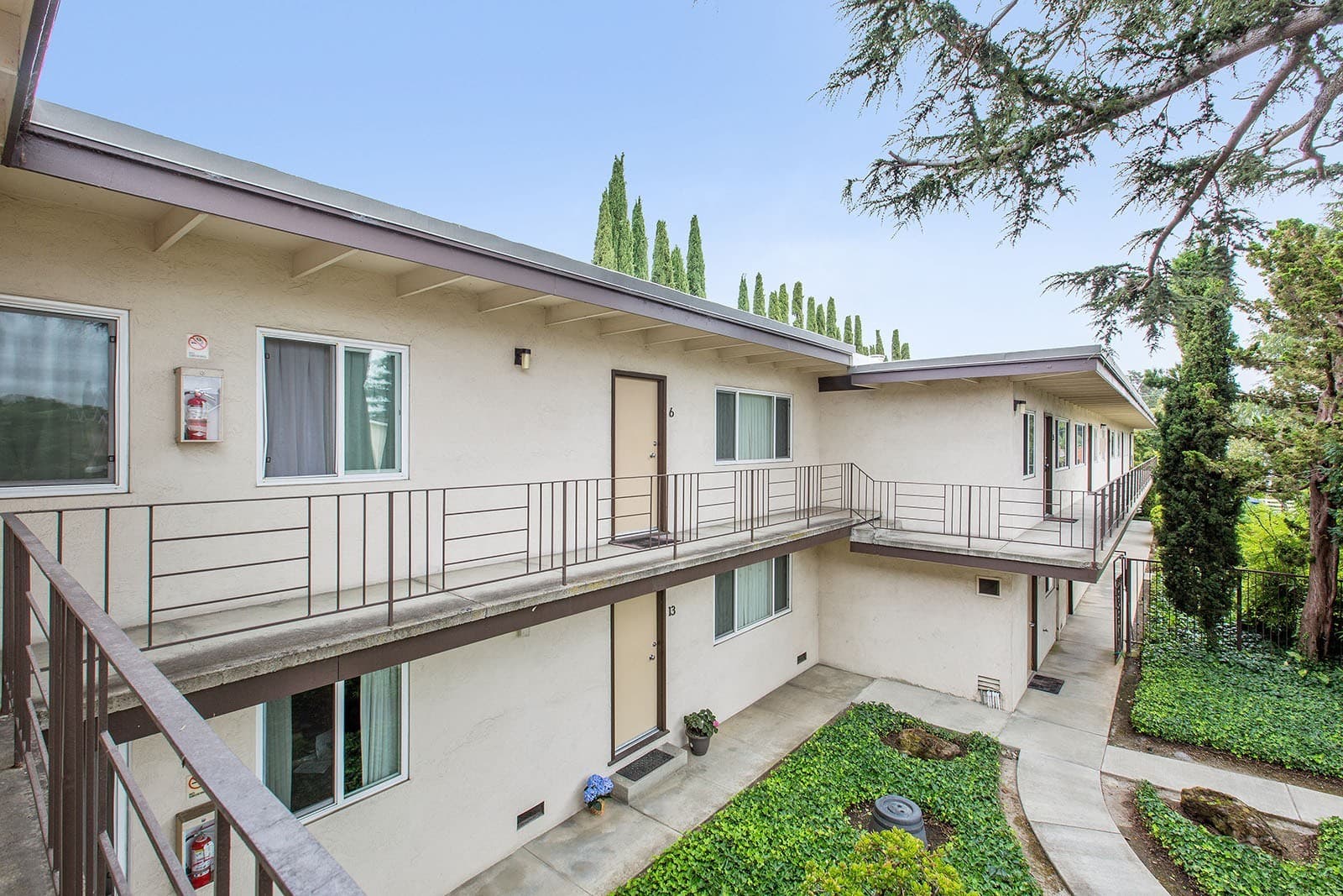 Castro Valley Apartment: 20327 Forest Ave