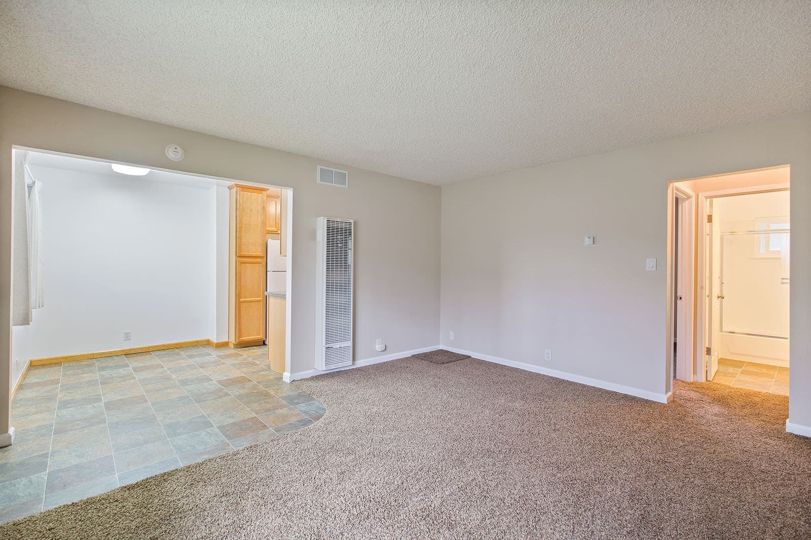 Castro Valley Apartment: 20327 Forest Ave