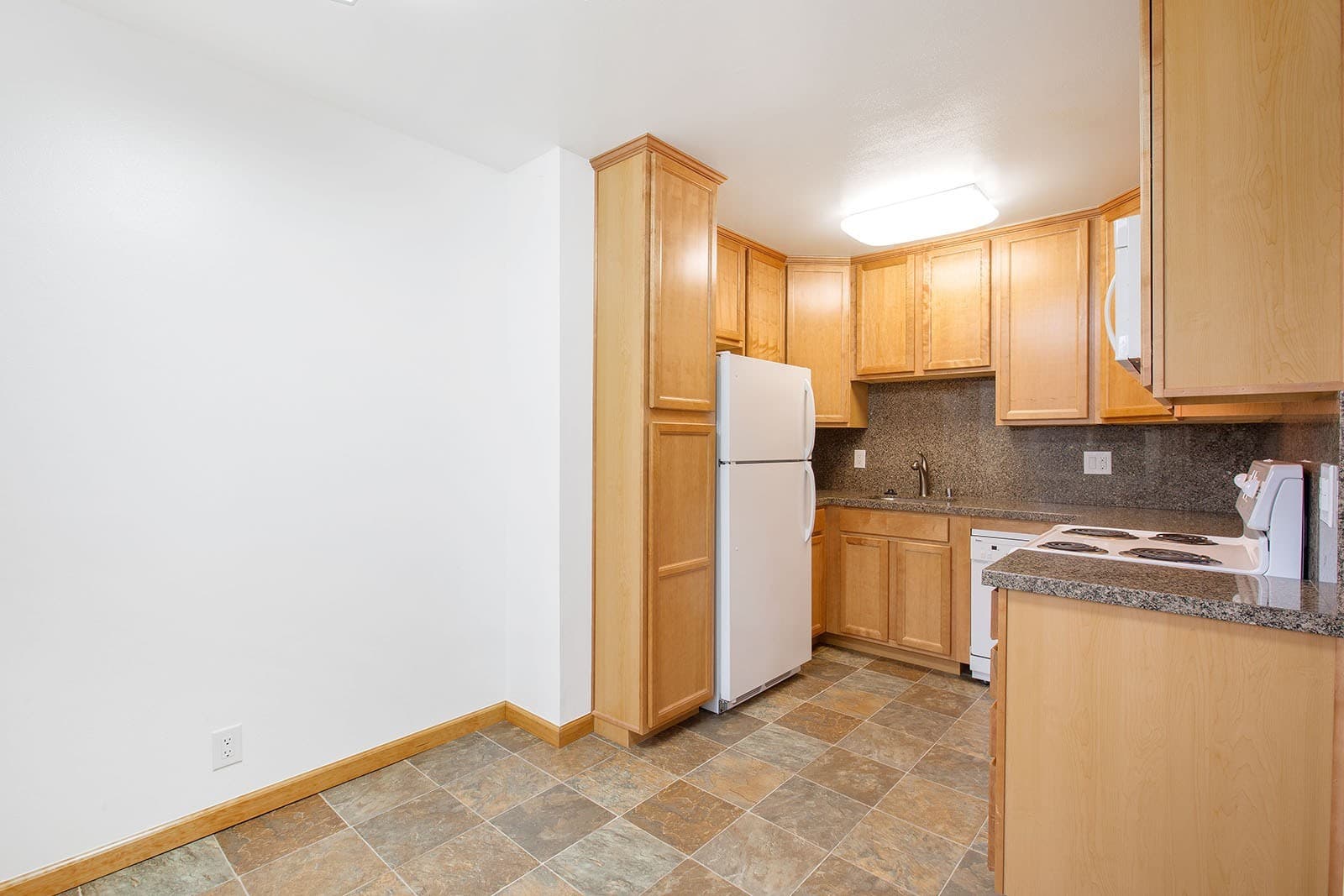 Castro Valley Apartment: 20327 Forest Ave