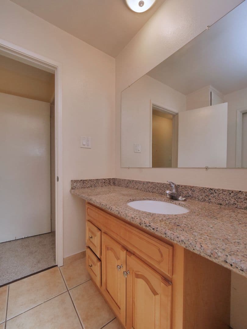 Sacramento Apartment: 1040 Rio Lane