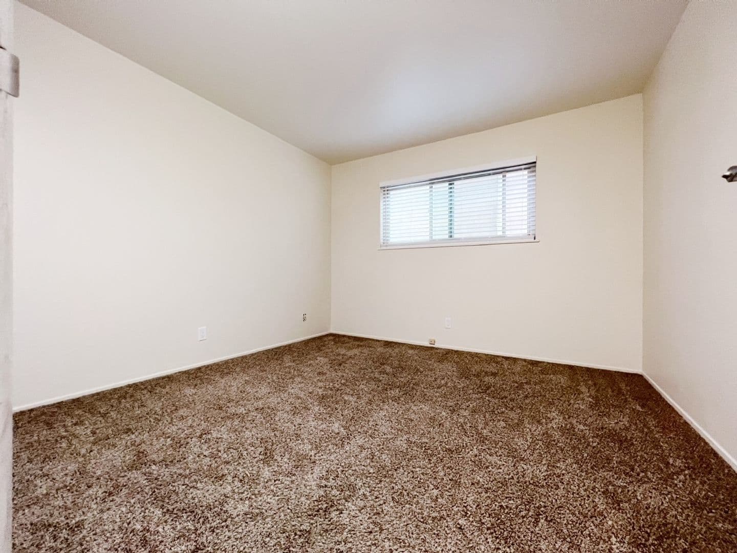 Oakland Apartment: 418 Vernon Street