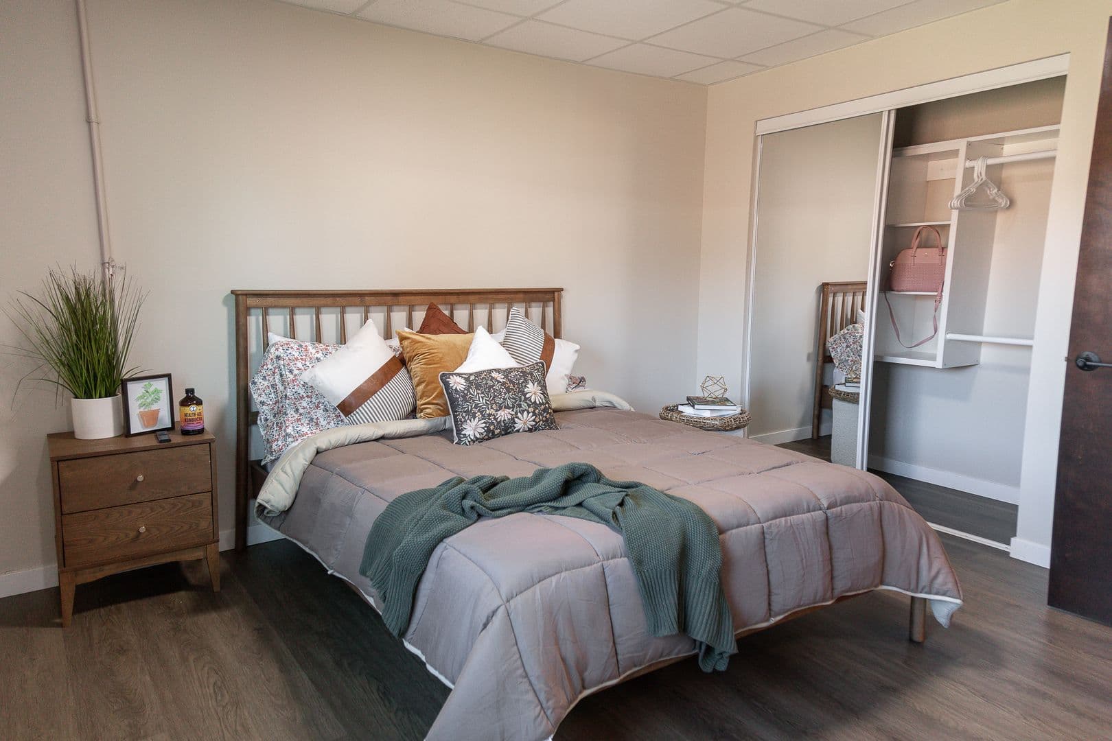 Chilton Apartment: 810 Memorial Drive