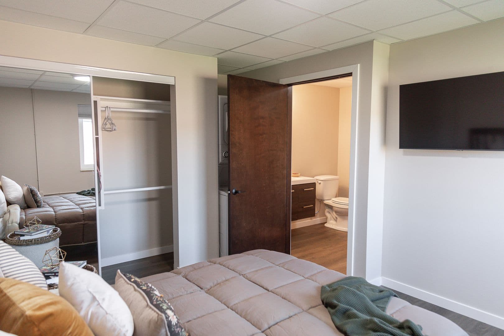Chilton Apartment: 810 Memorial Drive