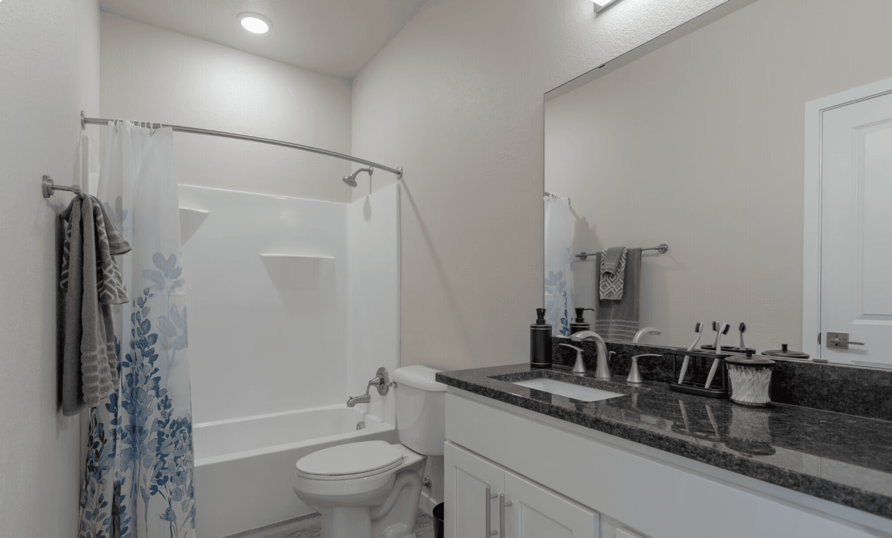 Plover Apartment: 3055 Village Park Dr