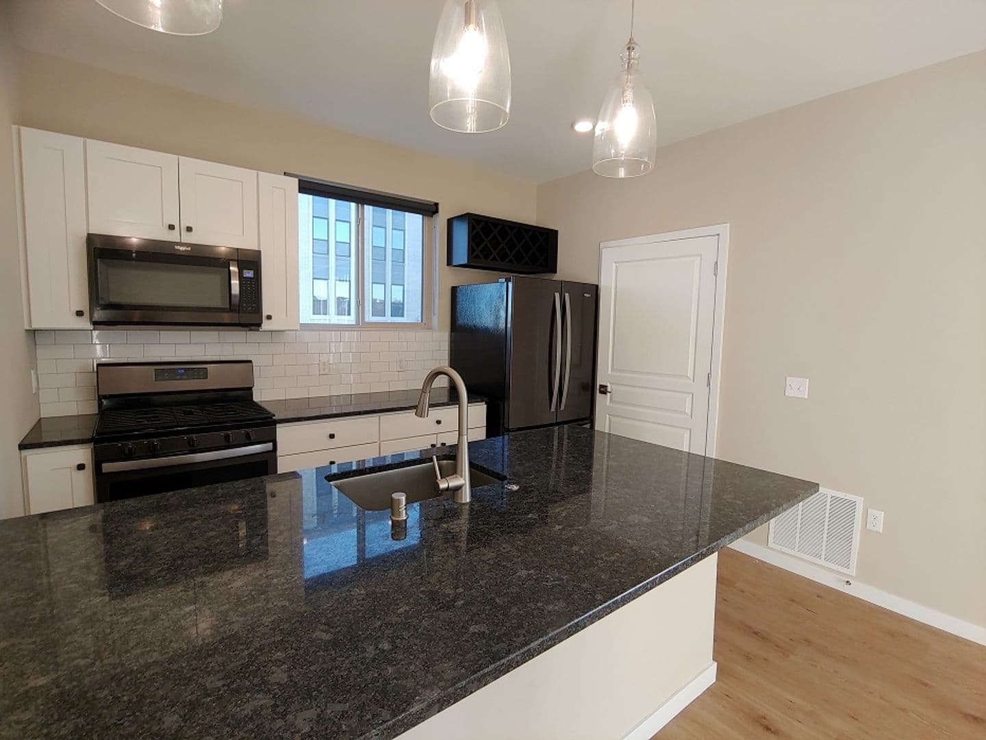 Madison Apartment: 550 Junction Rd
