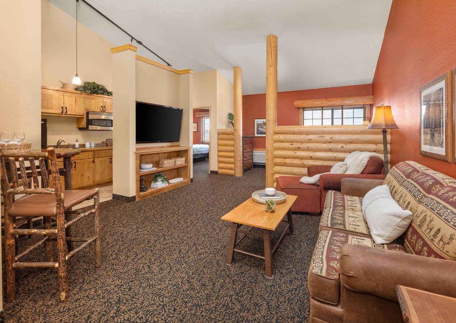 Rothschild Apartment: 805 Creske Ave