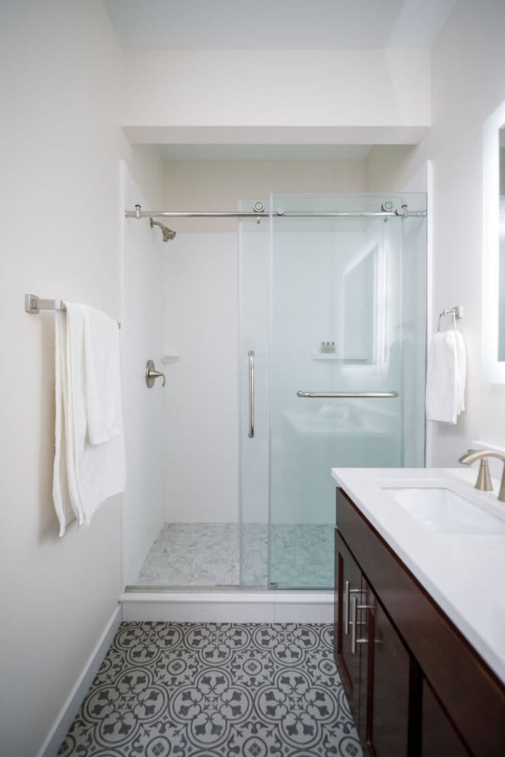 Stevens Point Apartment: 209 Division St