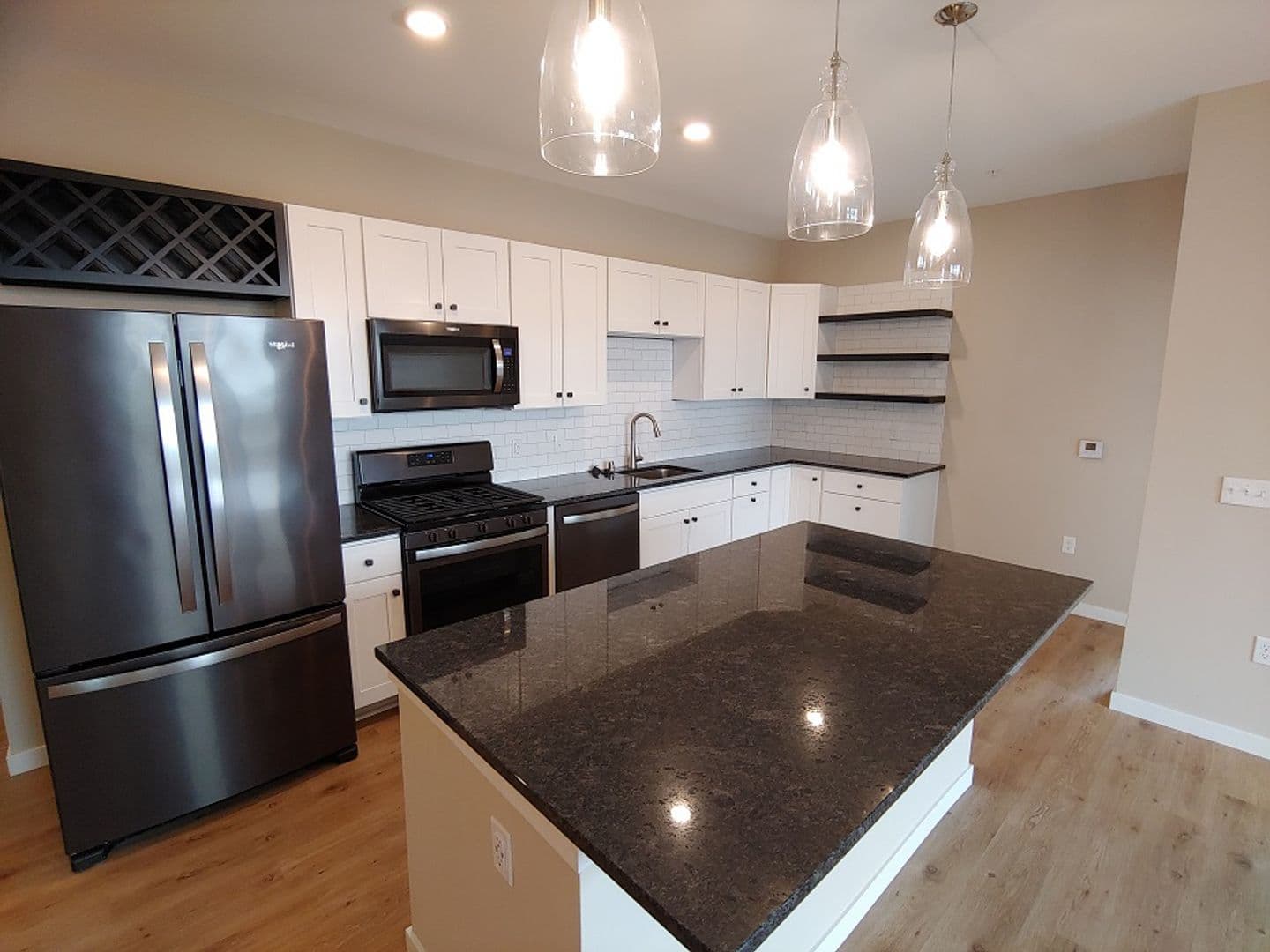 Madison Apartment: 550 Junction Rd