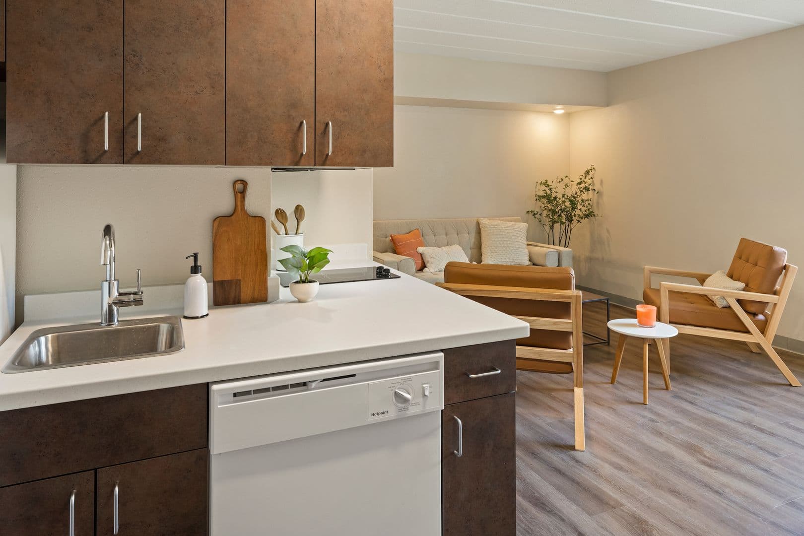 Schofield Apartment: 6001 Alderson St