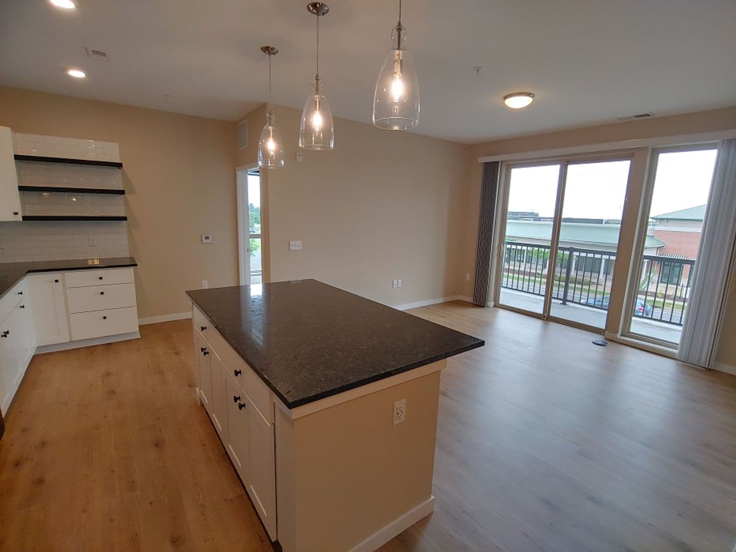 Madison Apartment: 550 Junction Rd