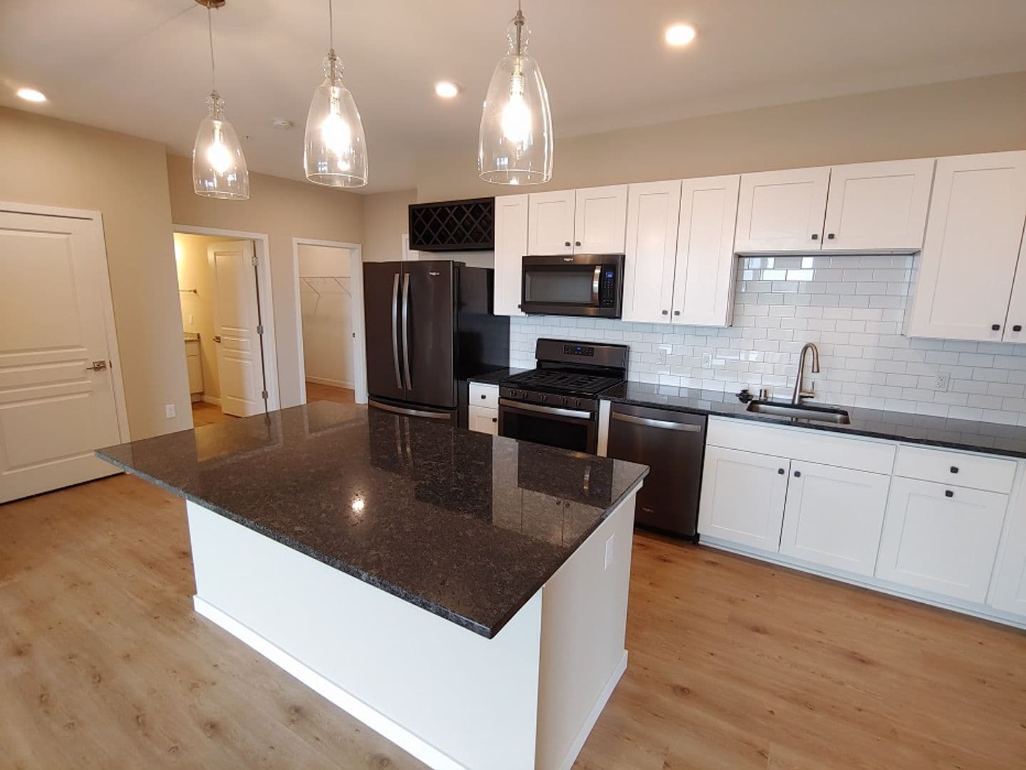 Madison Apartment: 550 Junction Rd