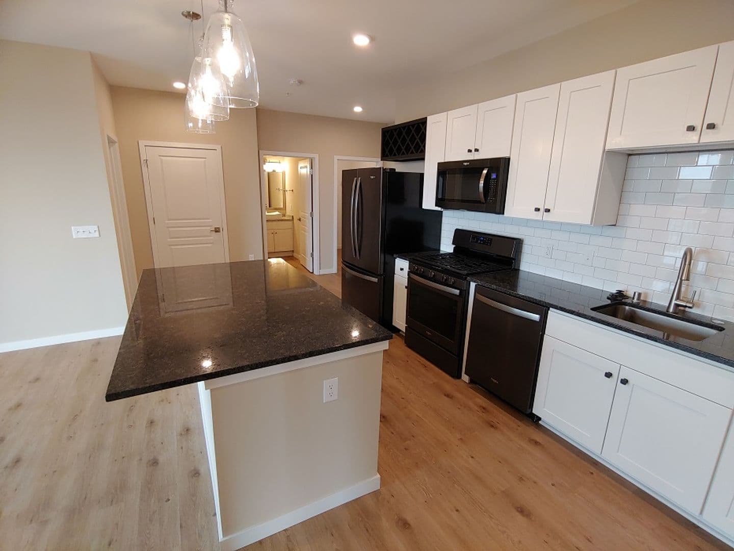 Madison Apartment: 550 Junction Rd
