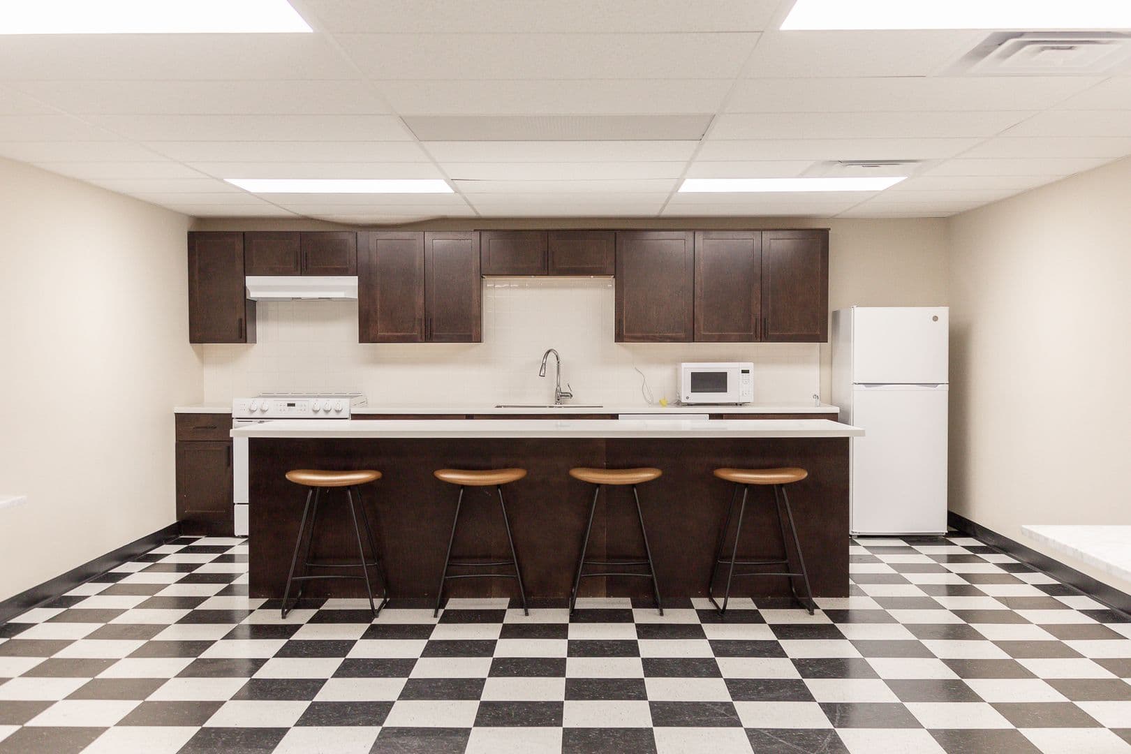 Neenah Apartment: 125 Byrd Ave