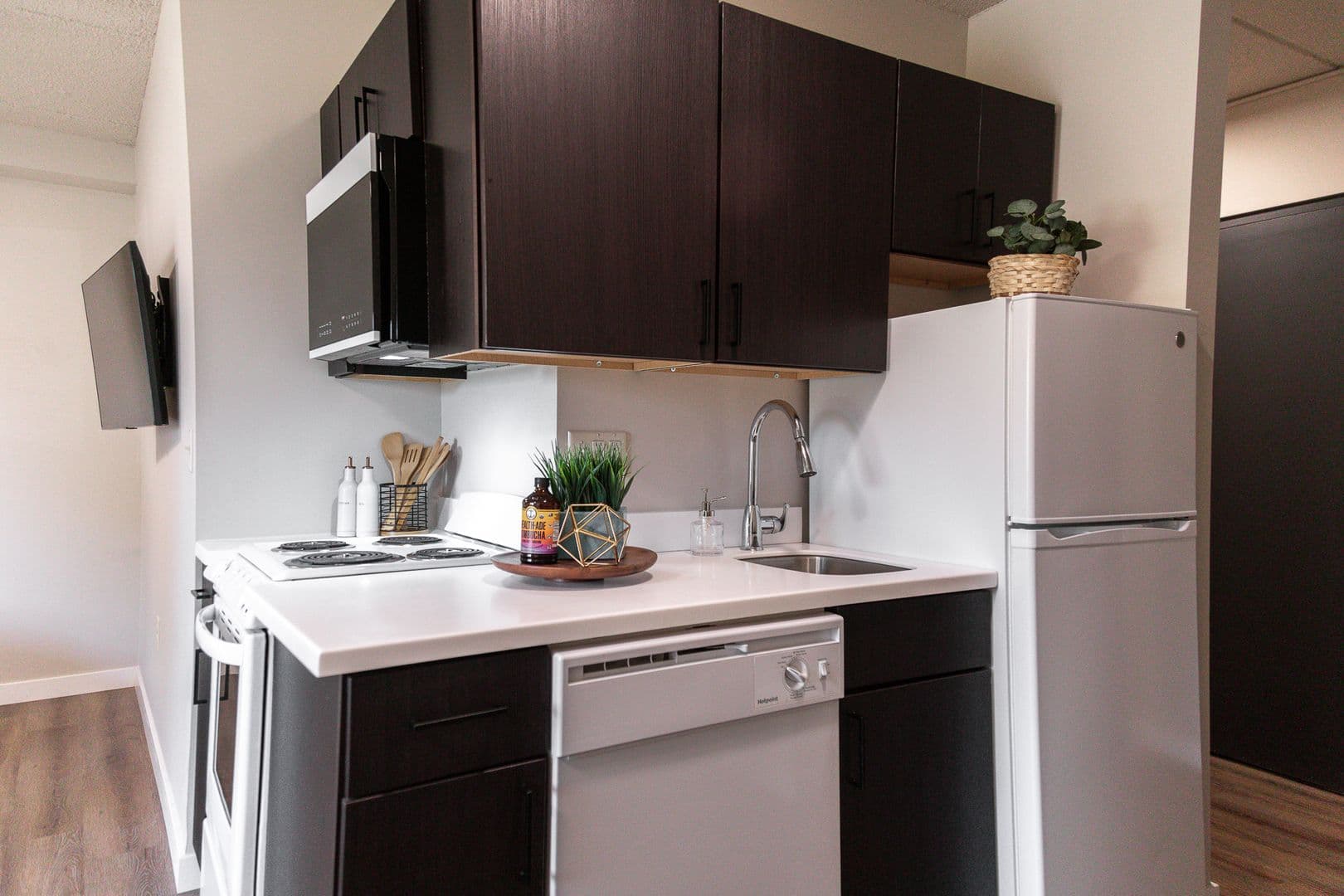 Neenah Apartment: 125 Byrd Ave