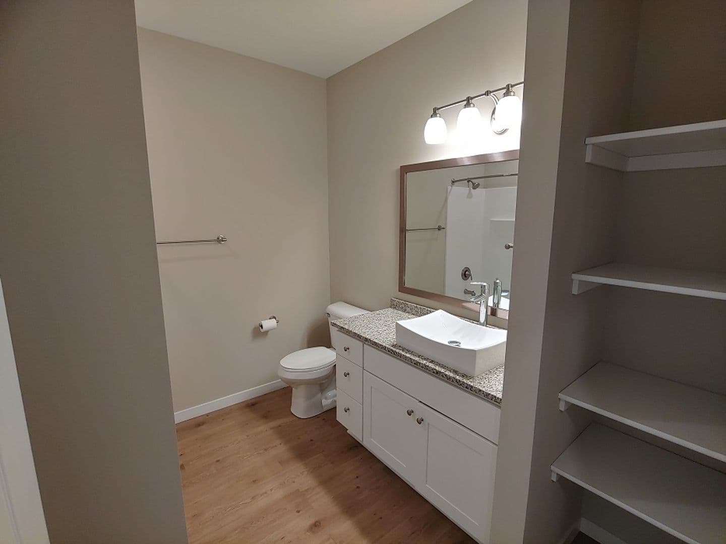 Madison Apartment: 550 Junction Rd