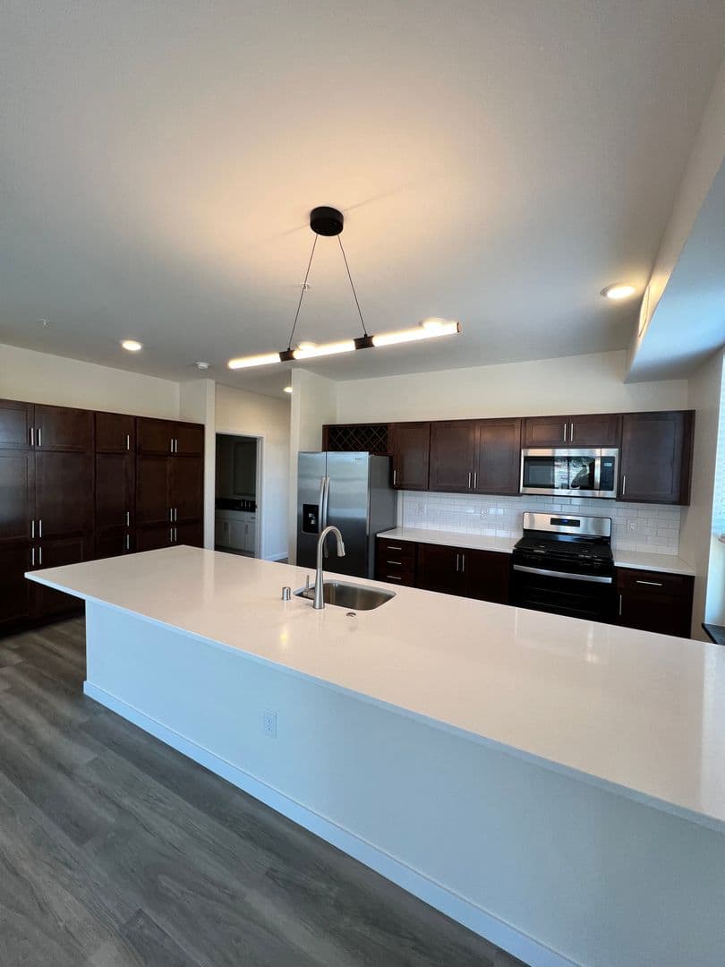 Stevens Point Apartment: 209 Division St