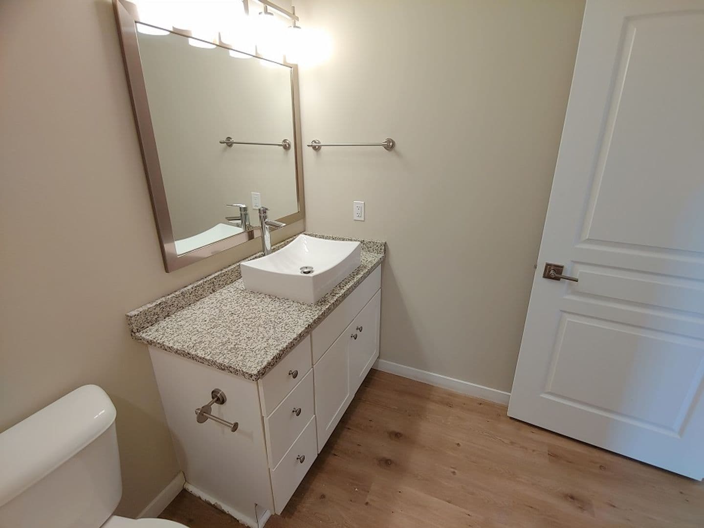 Madison Apartment: 550 Junction Rd