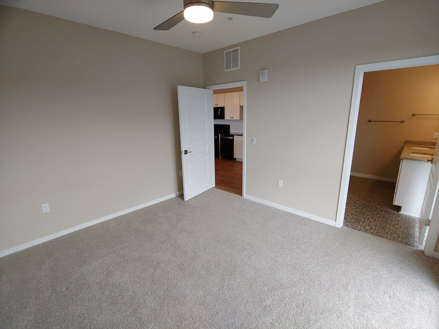 Madison Apartment: 550 Junction Rd