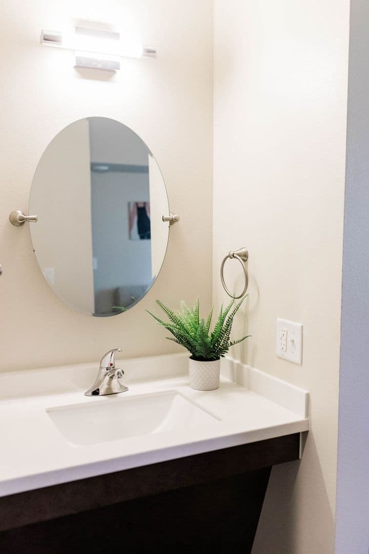 Neenah Apartment: 125 Byrd Ave