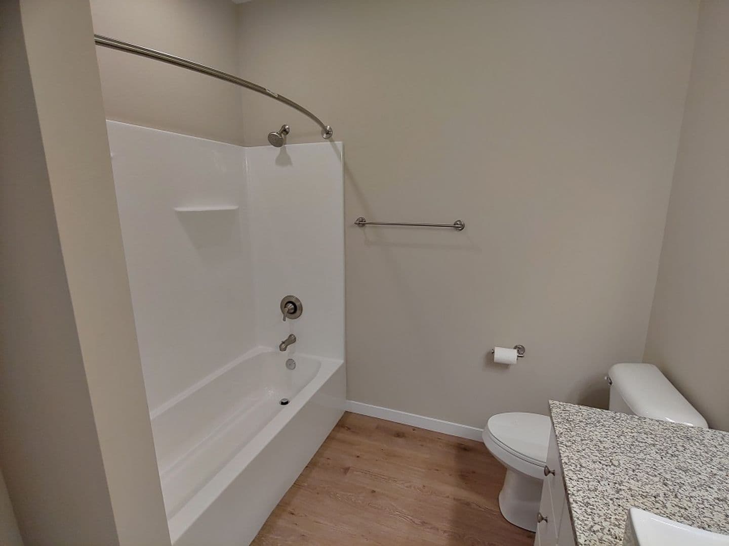 Madison Apartment: 550 Junction Rd