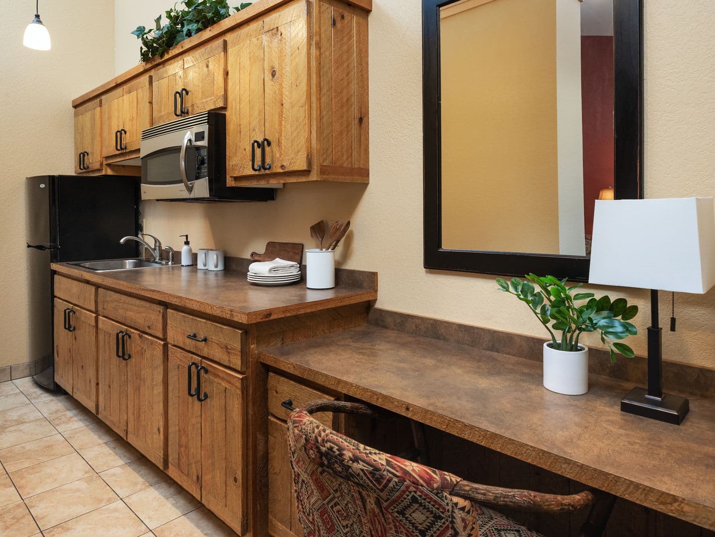Rothschild Apartment: 805 Creske Ave