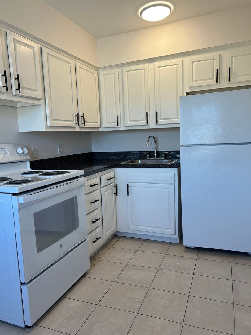 Hatboro Apartment: 350 N. York Rd