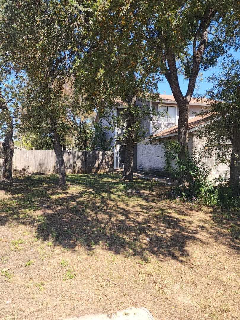 Round Rock Apartment: 2312/2314 Whitlow Cv.