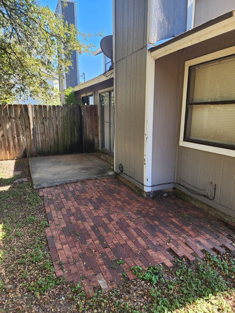 Round Rock Apartment: 2312/2314 Whitlow Cv.