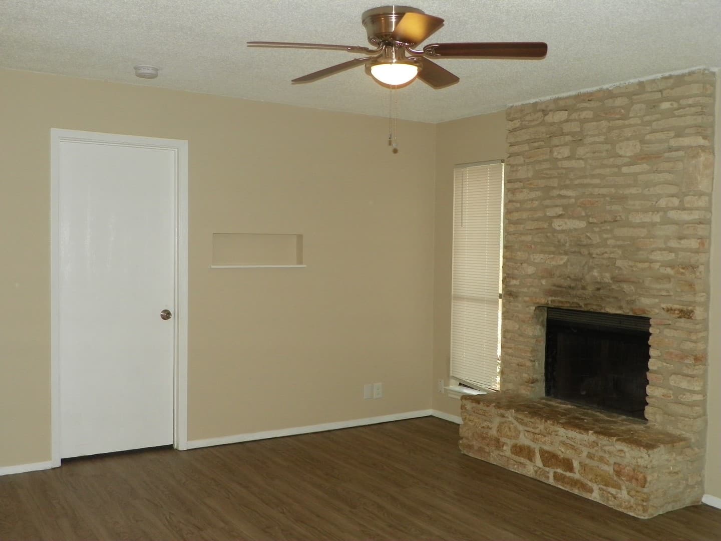 Round Rock Apartment: 410.412 Cypress Lane