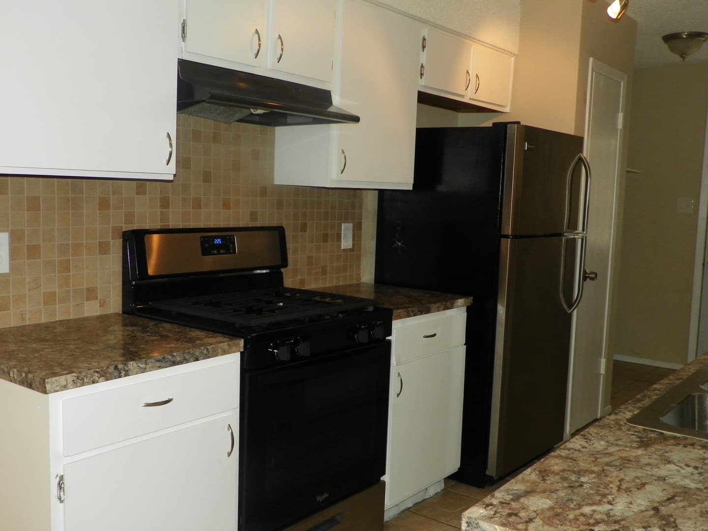 Round Rock Apartment: 410.412 Cypress Lane