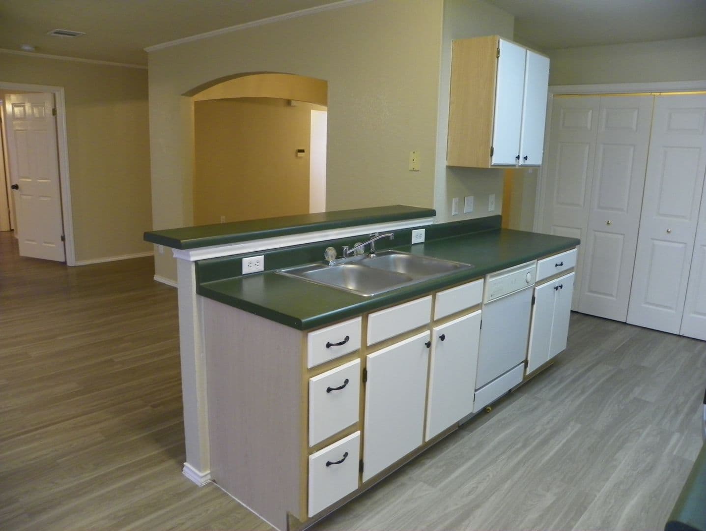 Cedar Park House: 2007 Coachlamp Drive