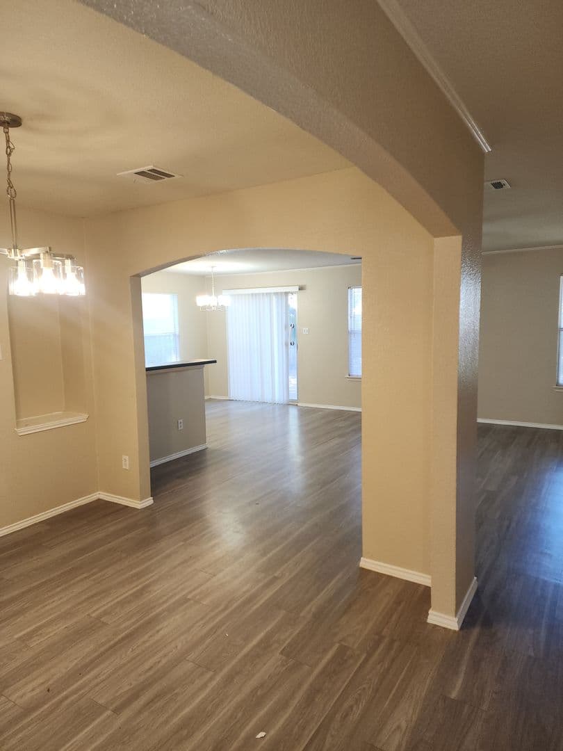 Cedar Park House: 2007 Coachlamp Drive