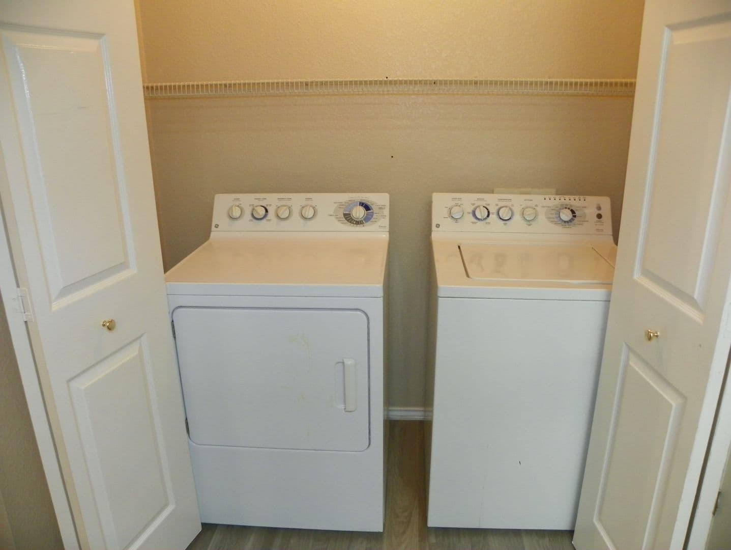 Cedar Park House: 2007 Coachlamp Drive